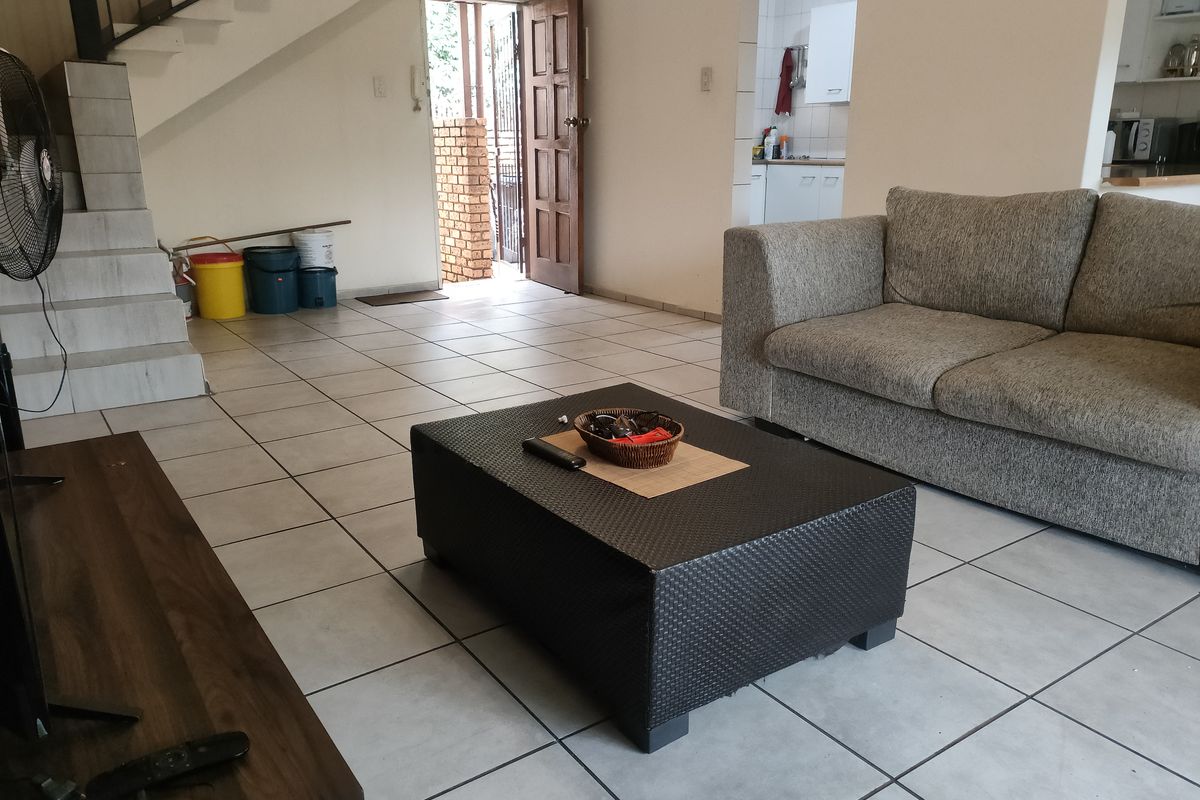 Duplex For Sale In Pretoria - Photo 2