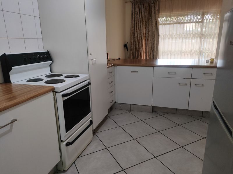 Duplex For Sale In Pretoria - Photo 4
