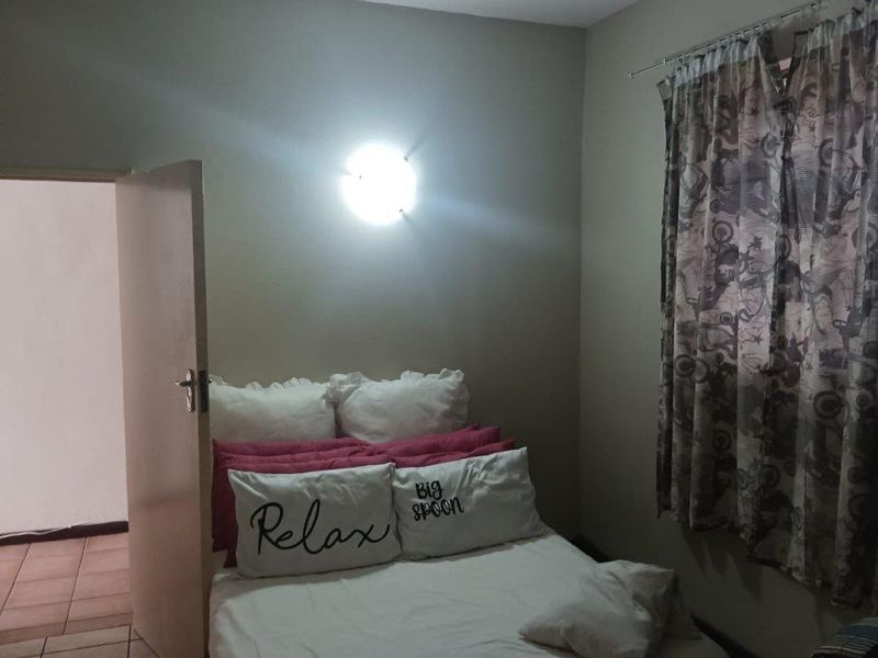 1 Bed Flat for sale with Parking! - Photo 7