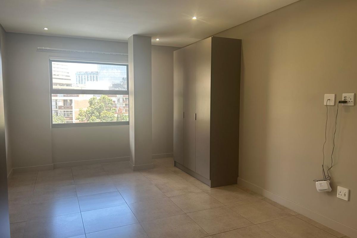 Luxury Studio Apartment for an Investor in Sandton - Tenant in Place until Jan 2027 - R8,000pm - Photo 5
