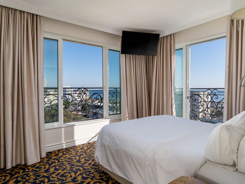 Furnished apartment with incredible VIEWS-Front facing in Versailles - Photo 6