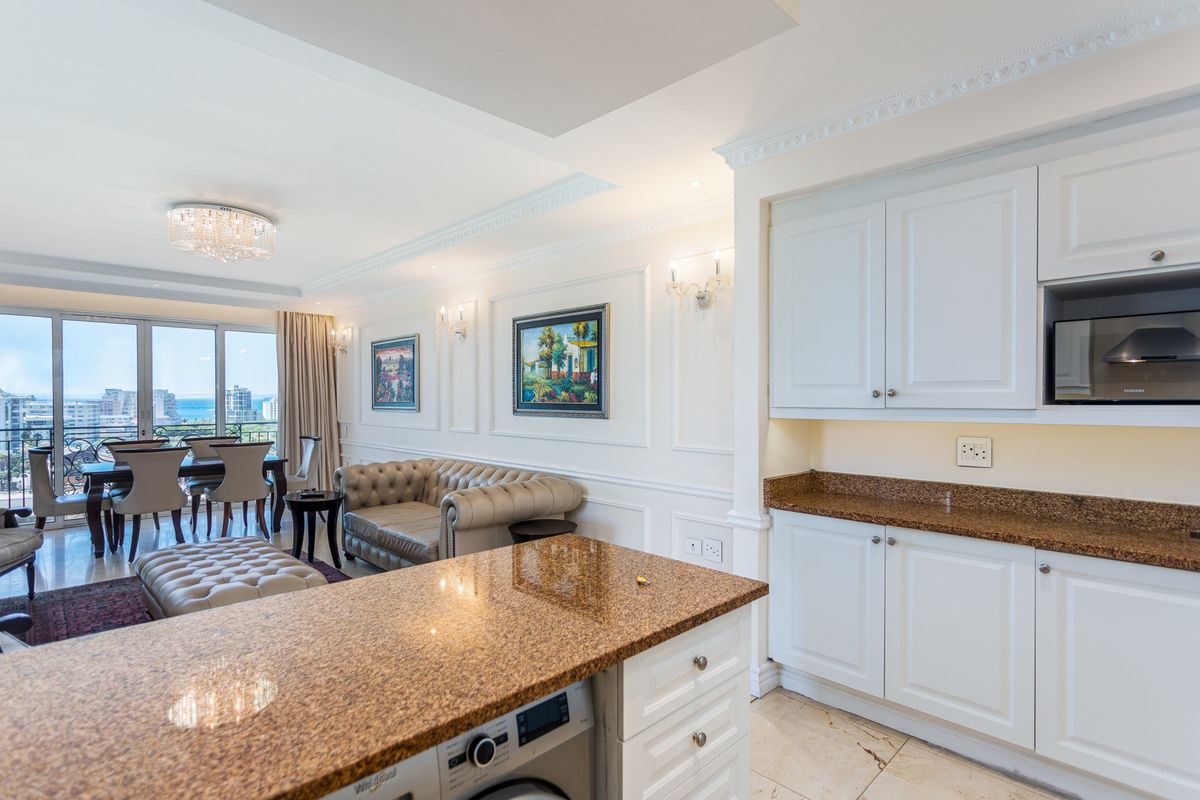 Furnished apartment with incredible VIEWS-Front facing in Versailles - Photo 4