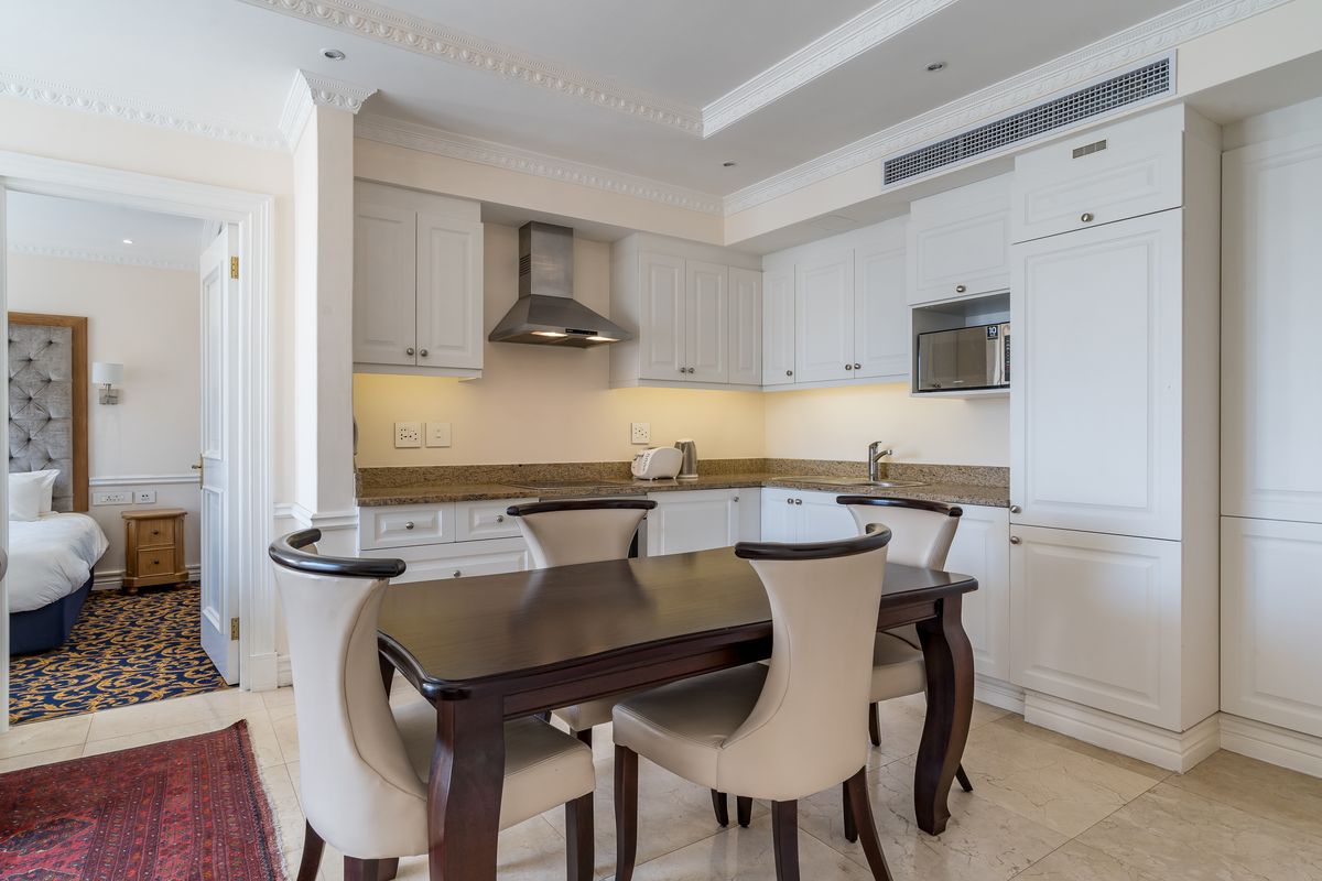 Luxurious furnished apartment in Versailles - Photo 2