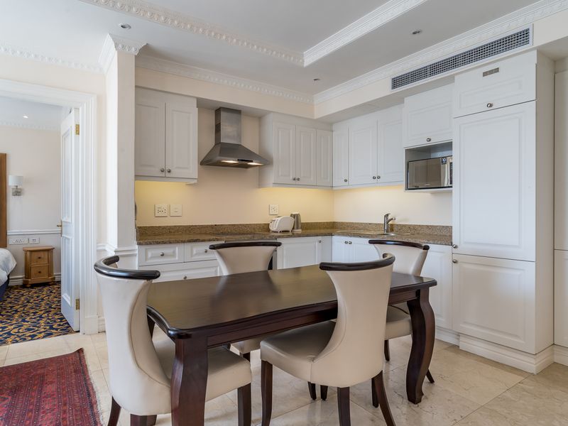 Luxurious furnished apartment in Versailles - Photo 2
