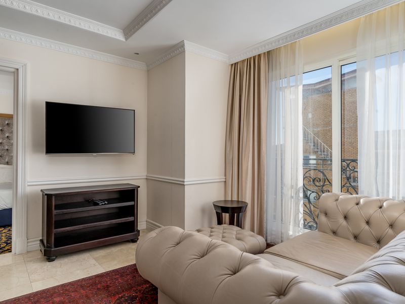 Luxurious furnished apartment in Versailles - Photo 3