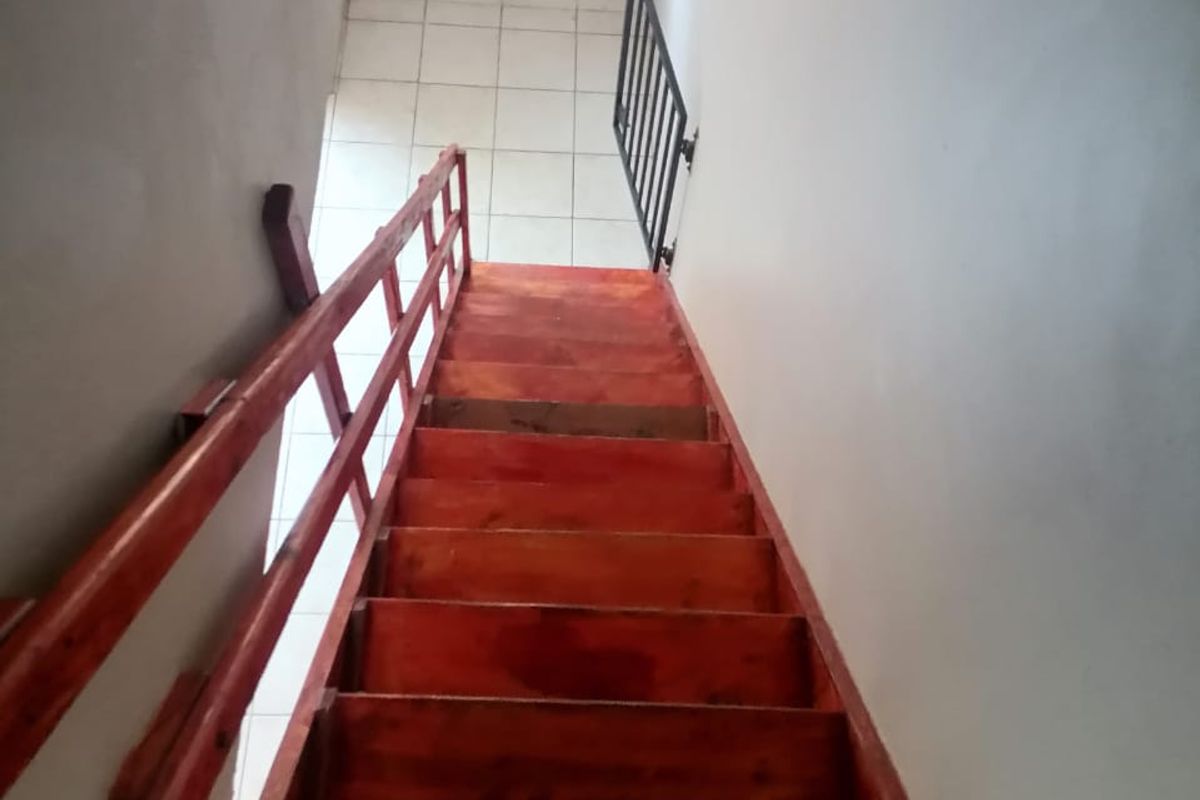 Newly Renovated 2-Bedroom Duplex for Sale –580 000! - Photo 5