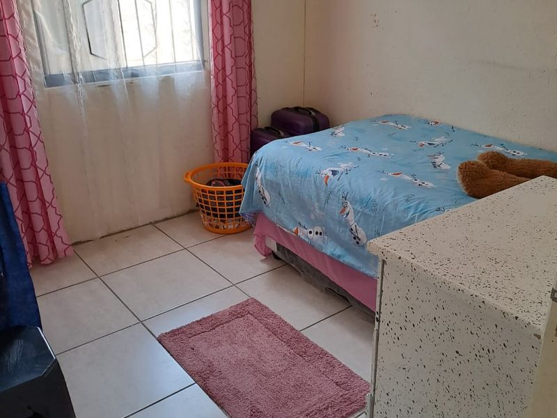 3 Bedroom House to Rent in Miami Sands - Photo 9