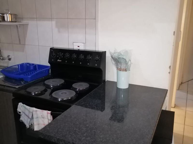 3 Bedroom House to Rent in Miami Sands - Photo 4