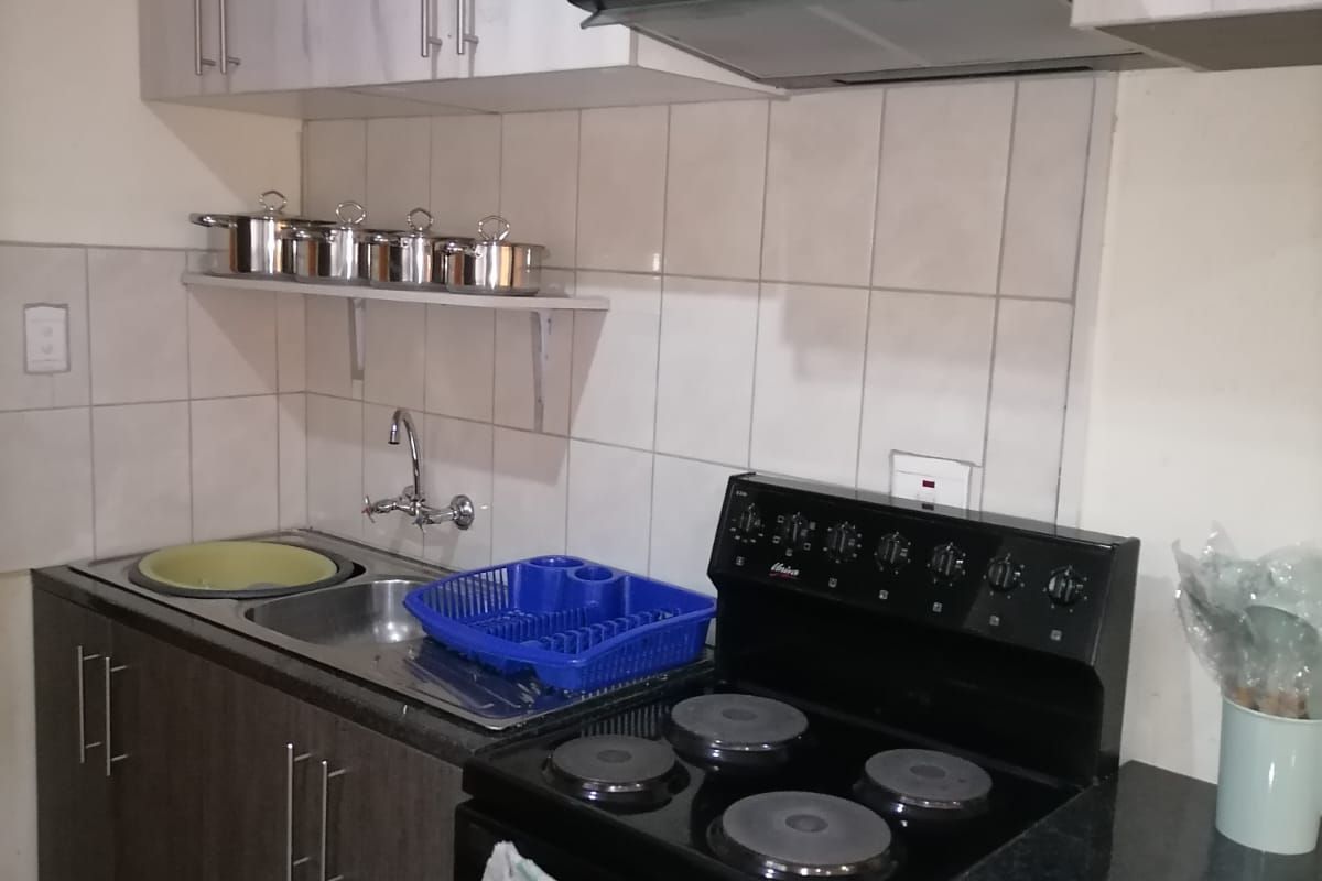 3 Bedroom House to Rent in Miami Sands - Photo 5