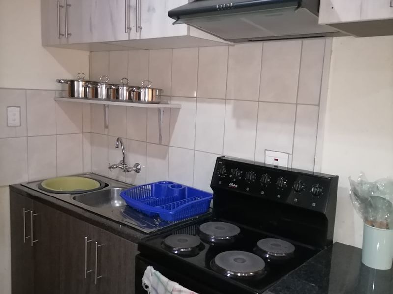 3 Bedroom House to Rent in Miami Sands - Photo 5
