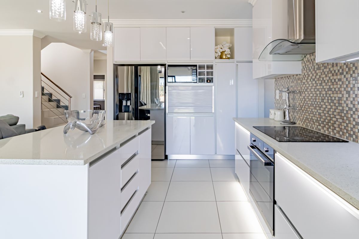 Luxurious Fully Furnished 3-Bedroom Home for Rent – Parklands North - 1st March - Photo 5