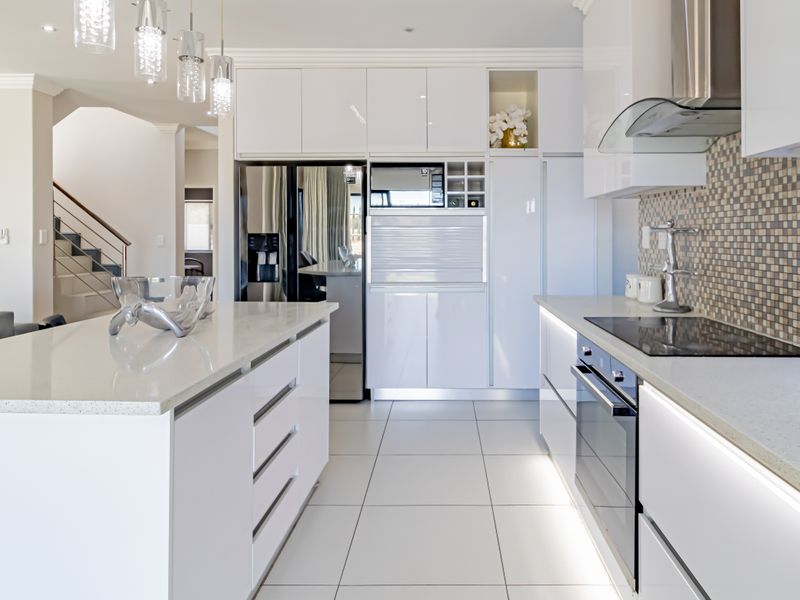 Luxurious Fully Furnished 3-Bedroom Home for Rent – Parklands North - 1st March - Photo 5