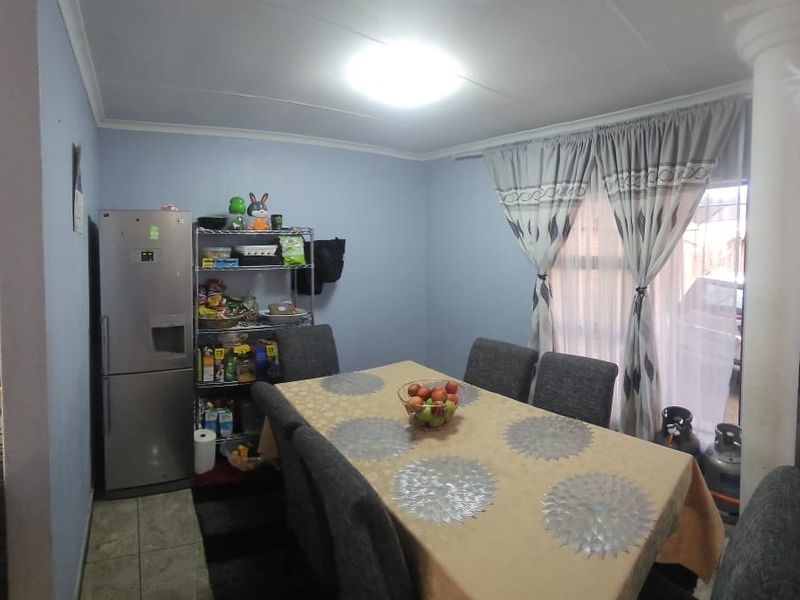 4 Bedroom Townhouse For Sale  in Benoni Central - Photo 7