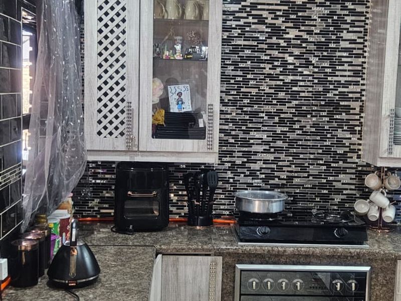 4 Bedroom Townhouse For Sale  in Benoni Central - Photo 4