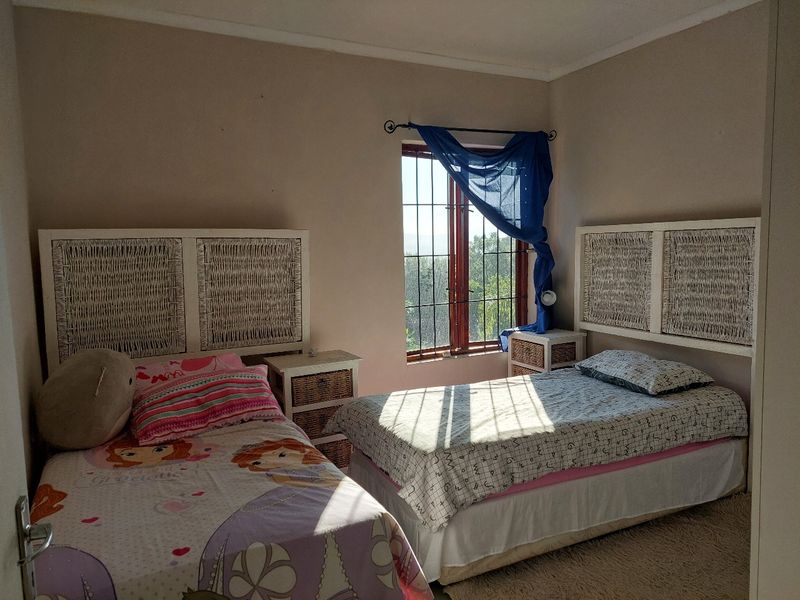 3 Bedroom with a Study To Let in West Acres - Photo 8
