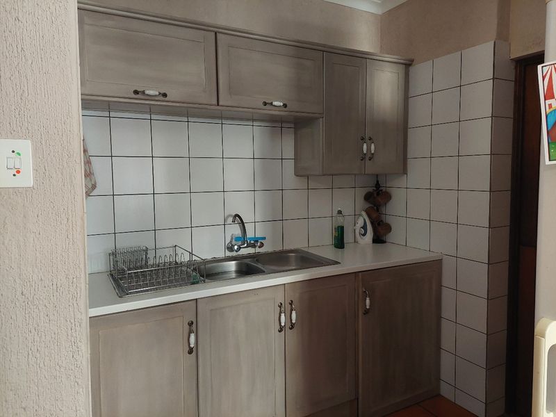 3 Bedroom with a Study To Let in West Acres - Photo 7