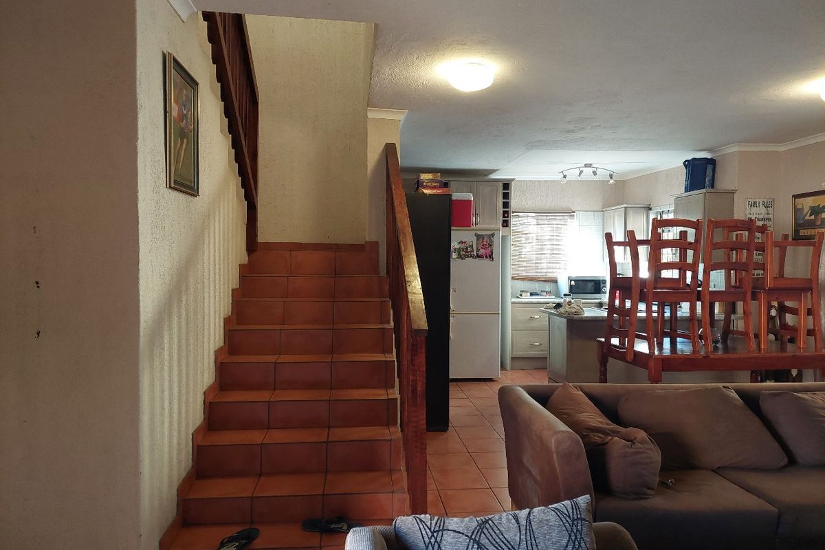 3 Bedroom with a Study To Let in West Acres - Photo 4