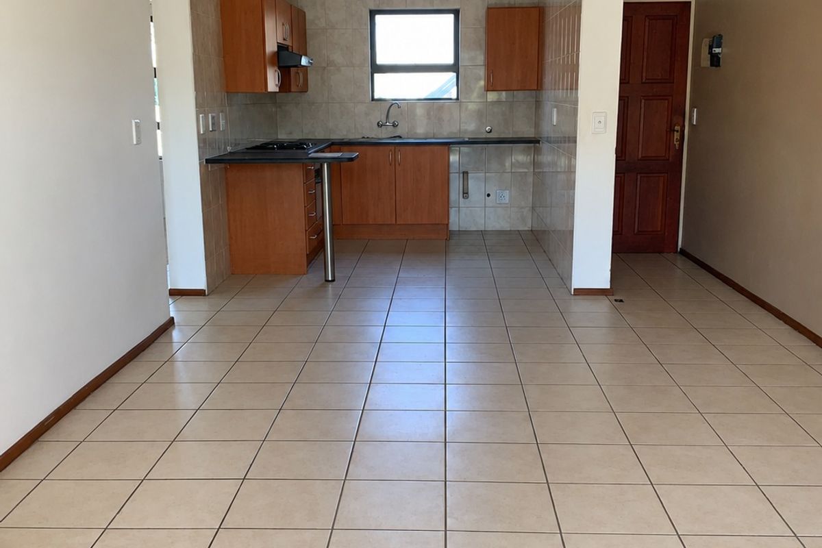 3 bedroom 2 baths - Photo 3