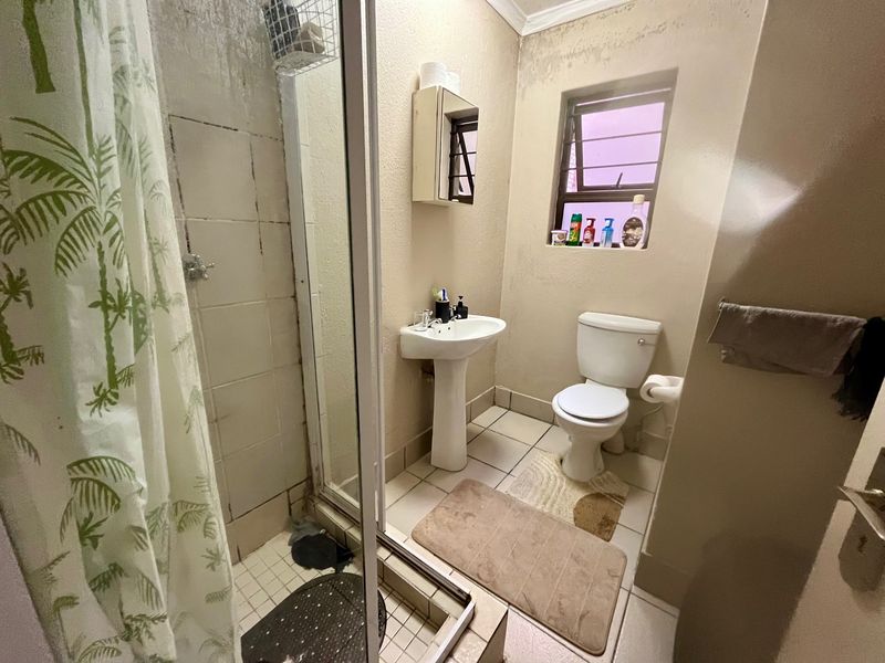 1 Bedroom Apartment to Let In Jones Place - Photo 7