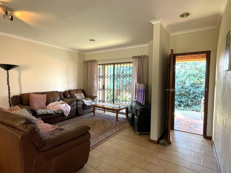 2 BEDROOM HOUSE TO LET - Photo 3
