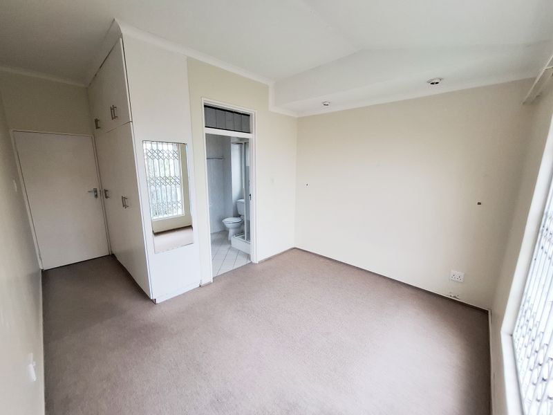 SUMMERSTRAND 2 BED 2 BATH WITH PARKING FOR RENT - Photo 9