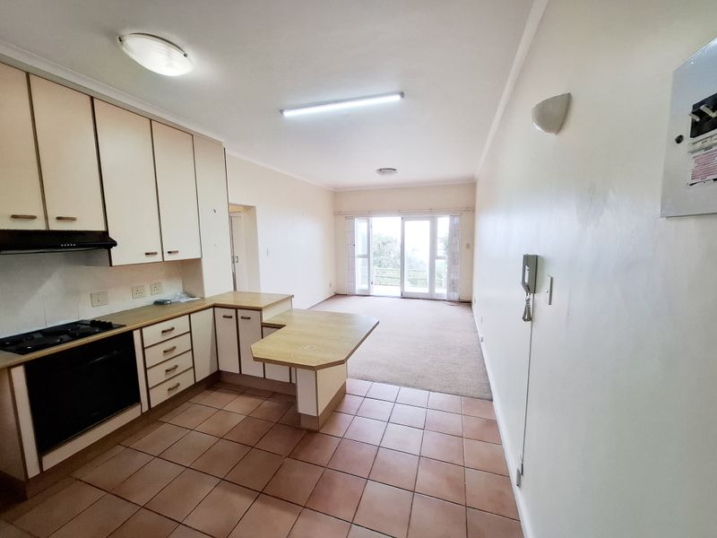SUMMERSTRAND 2 BED 2 BATH WITH PARKING FOR RENT - Photo 3