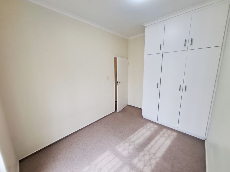 SUMMERSTRAND 2 BED 2 BATH WITH PARKING FOR RENT - Photo 5