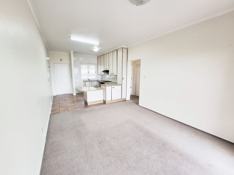 SUMMERSTRAND 2 BED 2 BATH WITH PARKING FOR RENT - Photo 4