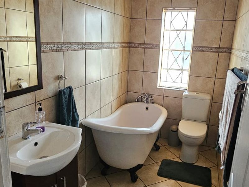 3 Bedroom House For sale In Dalview - Photo 10