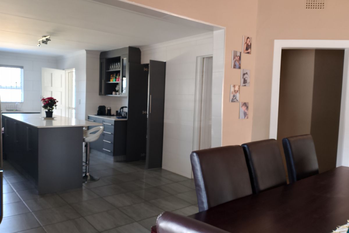 3 Bedroom House For sale In Dalview - Photo 2