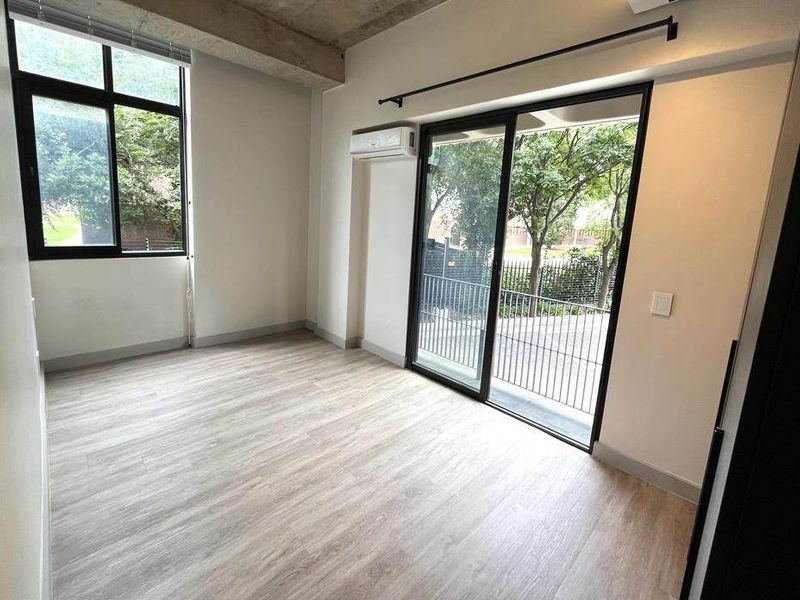 Unfurnished one bedroom one bath apartment in Sandton - Photo 6