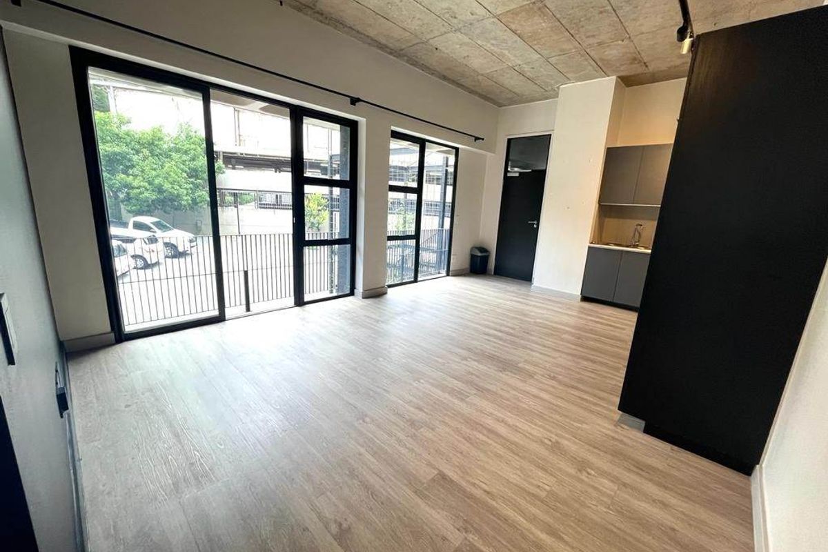 Unfurnished one bedroom one bath apartment in Sandton - Photo 5