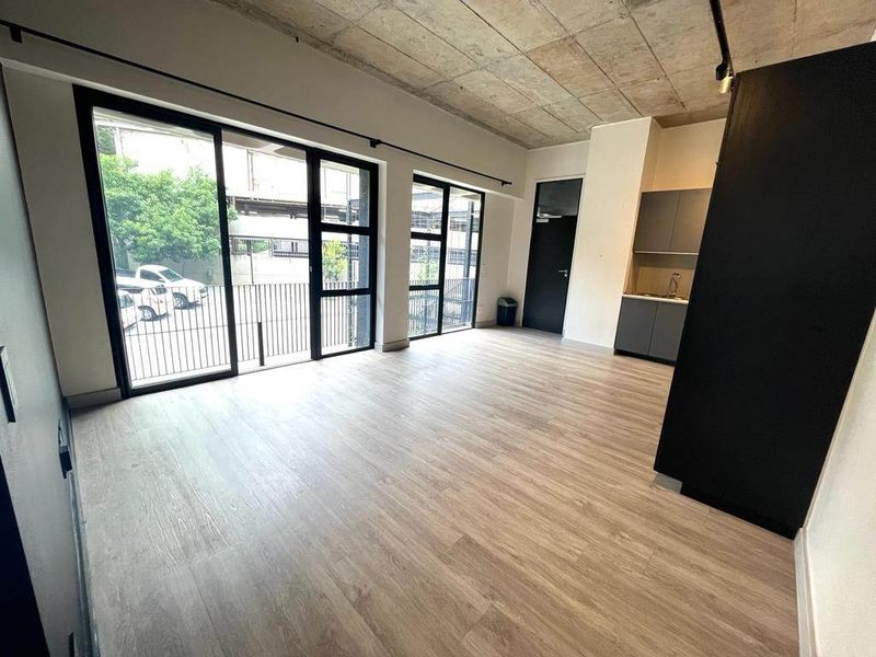 Unfurnished one bedroom one bath apartment in Sandton - Photo 5