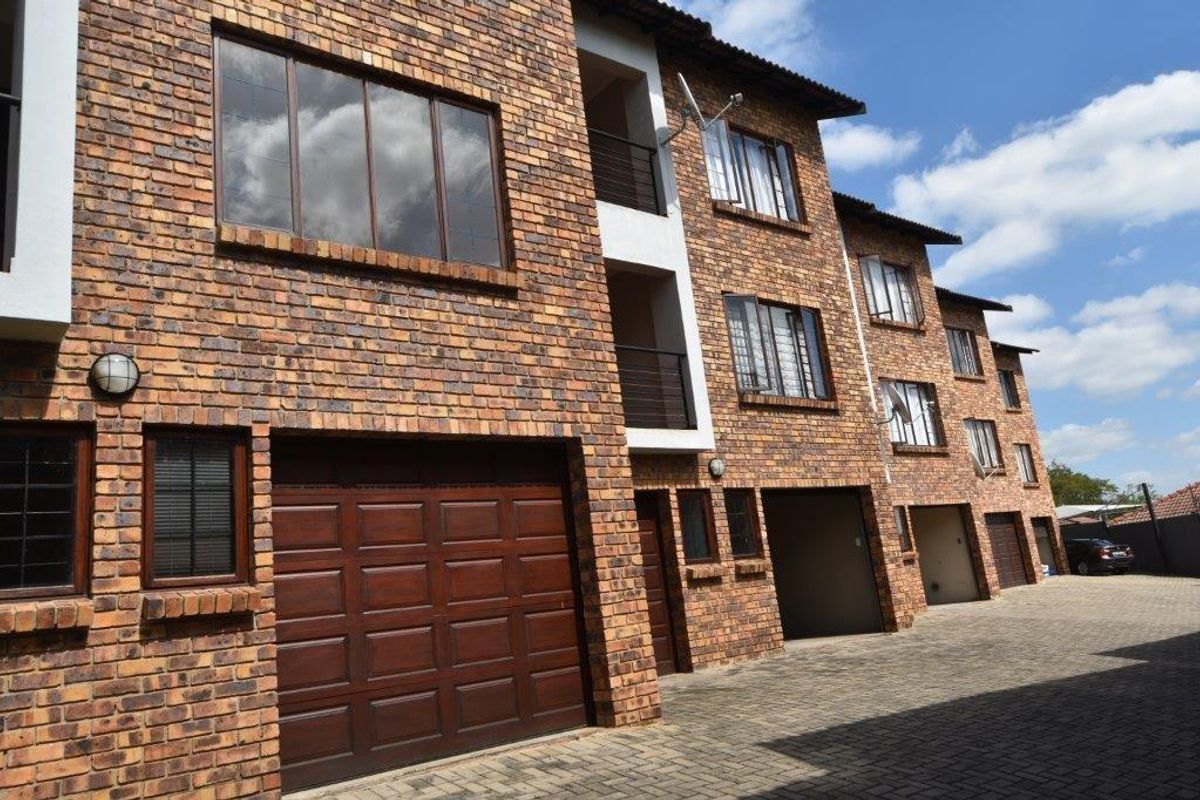 2 BEDROOM APARTMENT TO LET - Photo 2