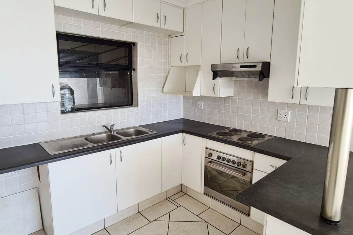 MALABAR 3 BED 2 BATH APARTMENT WITH PARKING FOR RENT - Photo 2