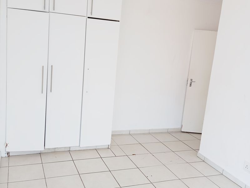 MALABAR 3 BED 2 BATH APARTMENT WITH PARKING FOR RENT - Photo 5