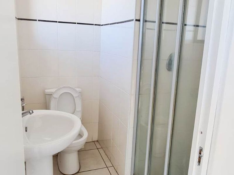 MALABAR 3 BED 2 BATH APARTMENT WITH PARKING FOR RENT - Photo 10