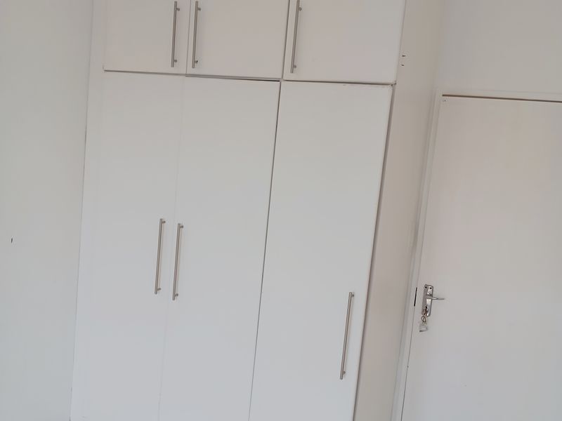 MALABAR 3 BED 2 BATH APARTMENT WITH PARKING FOR RENT - Photo 8