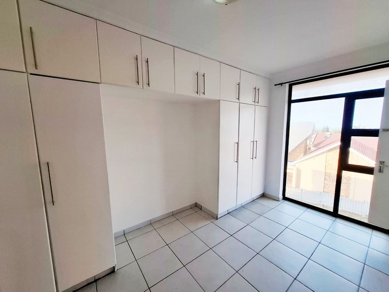 MALABAR 3 BED 2 BATH APARTMENT WITH PARKING FOR RENT - Photo 5