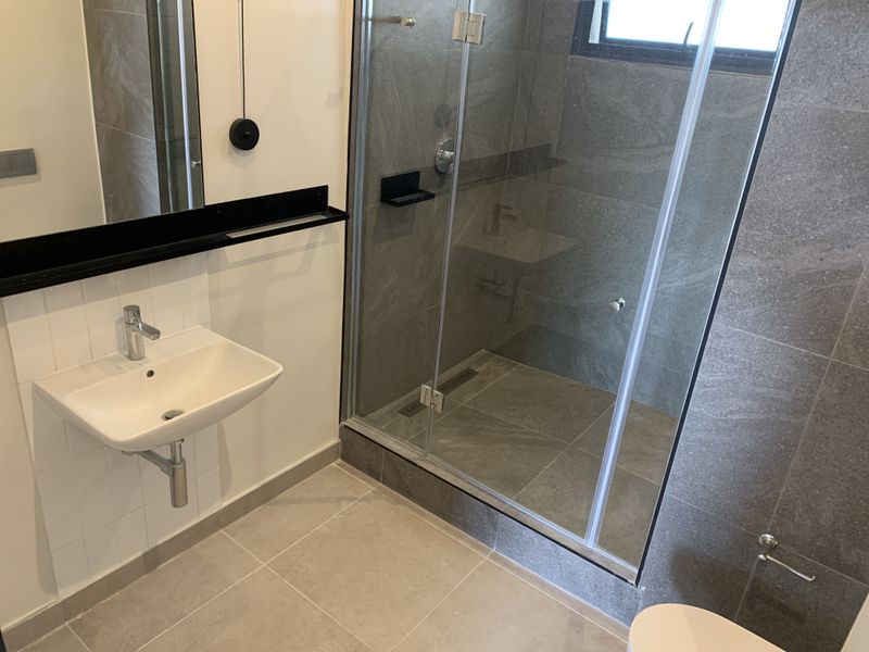 Unfurnished one bed one bath apartment - Photo 7