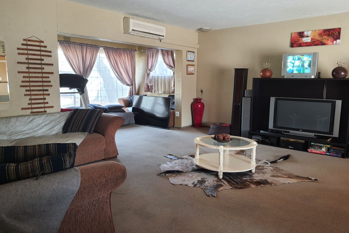 Incredible Home in Brenthurst - Photo 3