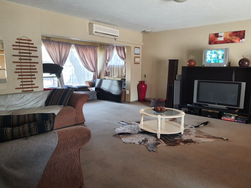 Incredible Home in Brenthurst - Photo 3