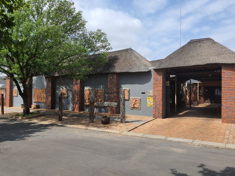 Luxury Living In Brenthurst - Photo 4