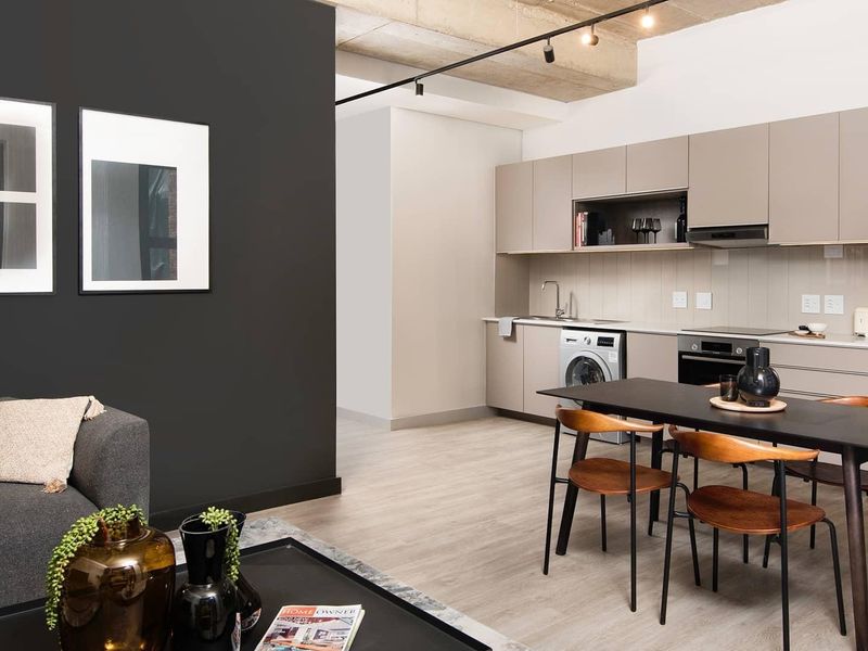 Partly Furnished One Bed One Bath in Sandton - Photo 7