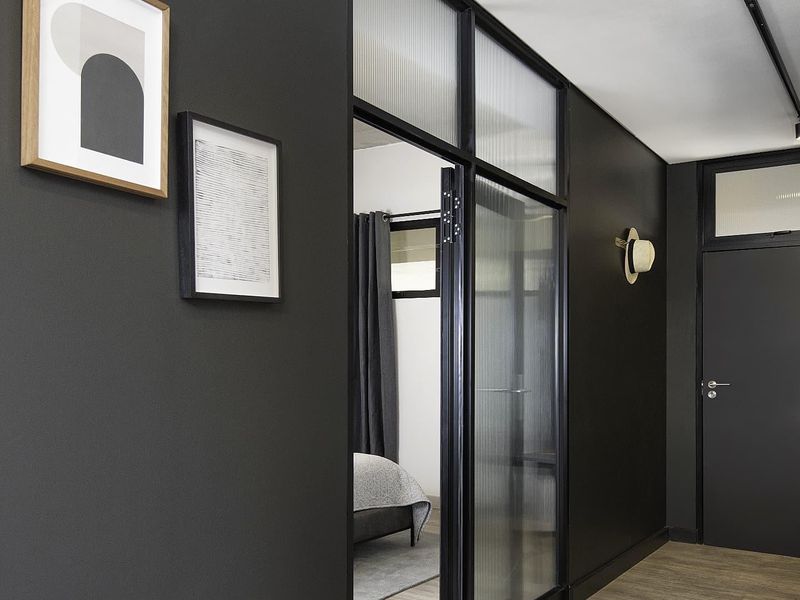 Partly Furnished One Bed One Bath in Sandton - Photo 5