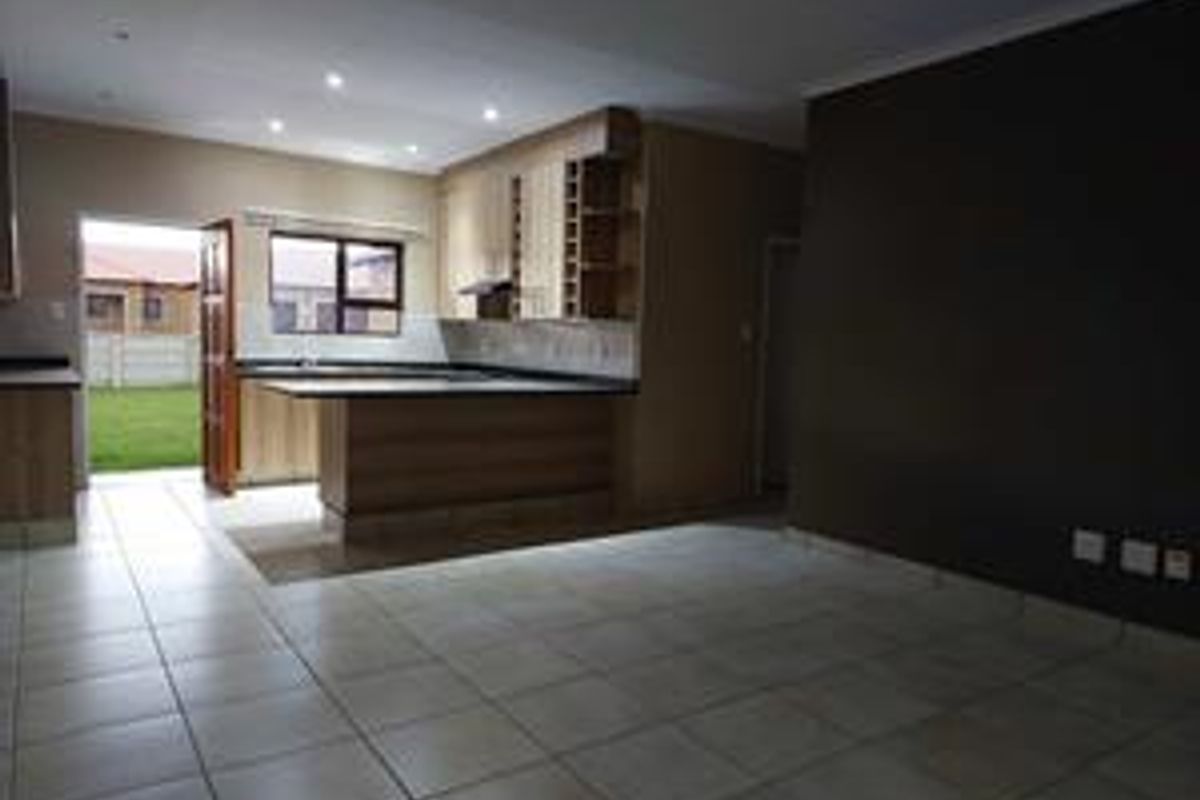 2 Bedroom Townhouse in Riversdale Meyerton to RENT - Photo 2