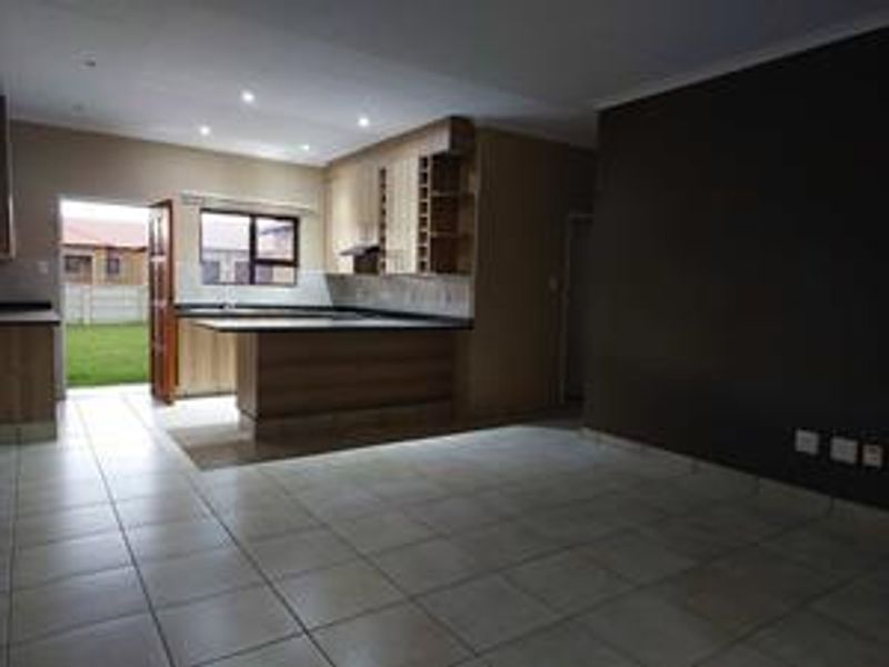 2 Bedroom Townhouse in Riversdale Meyerton to RENT - Photo 2