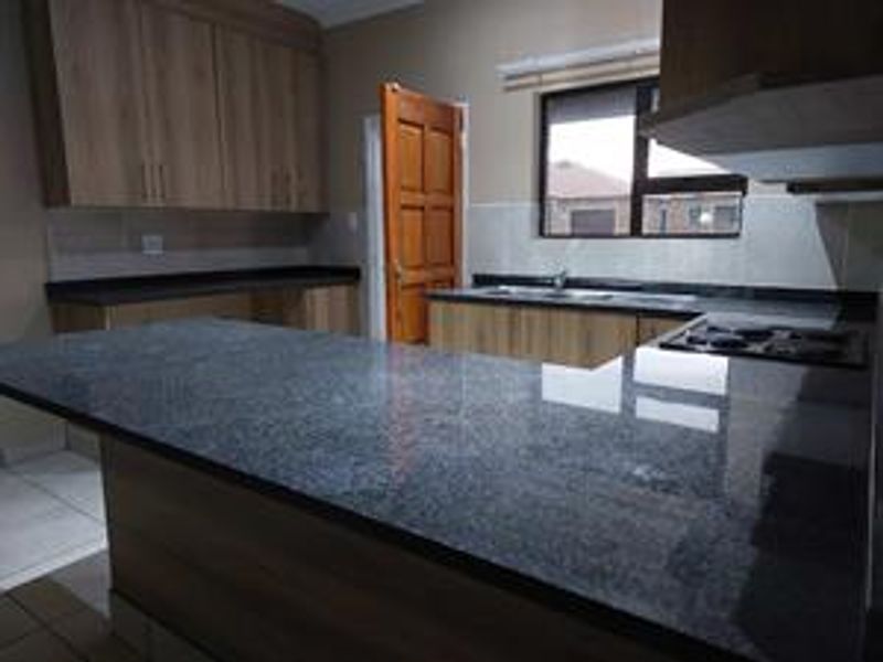2 Bedroom Townhouse in Riversdale Meyerton to RENT - Photo 5