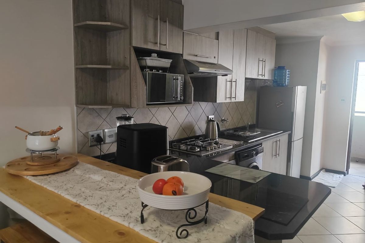 Reduced !  2 BED 2 BATH - great for investors - Photo 2