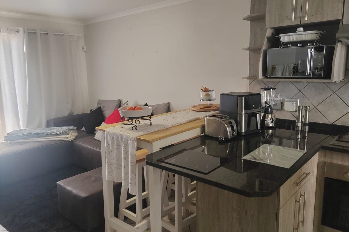 Reduced !  2 BED 2 BATH - great for investors - Photo 5